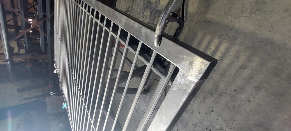 Brise vue en cours de fabrication